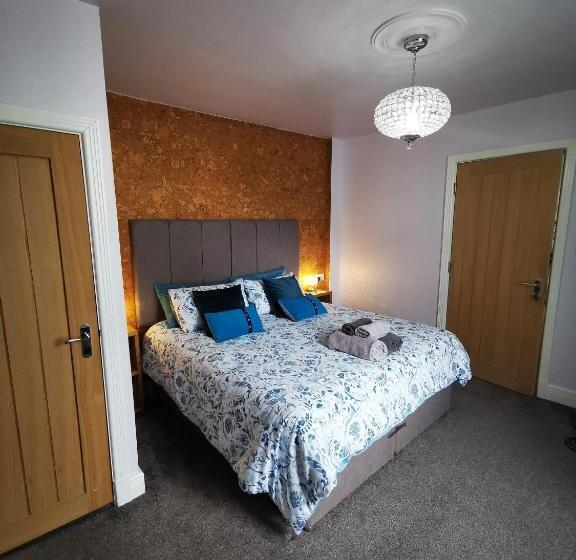 Family Suite, Saracens House