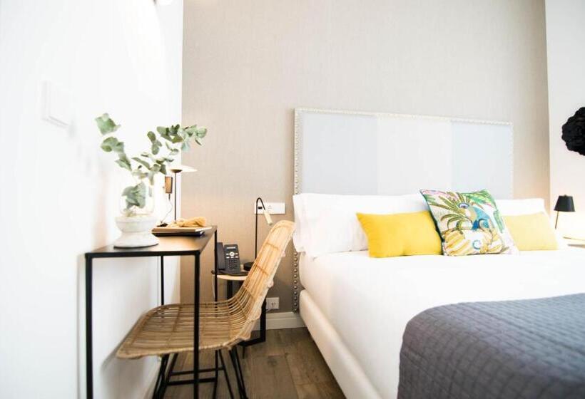 Номер Basic, Myr Marqués House