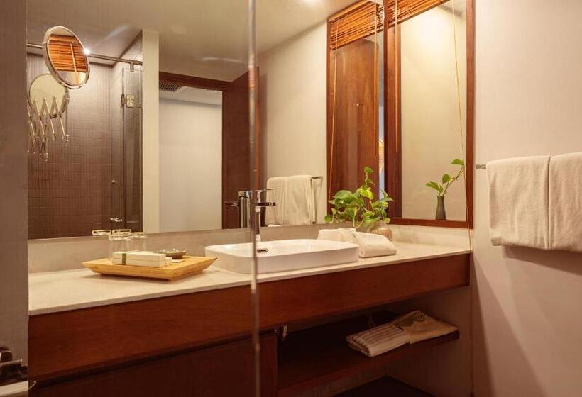 Номер Deluxe, Penh House