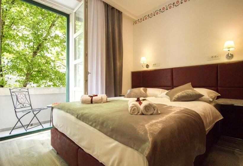 발코니 수피리어 룸, Well Of Life Luxury Rooms