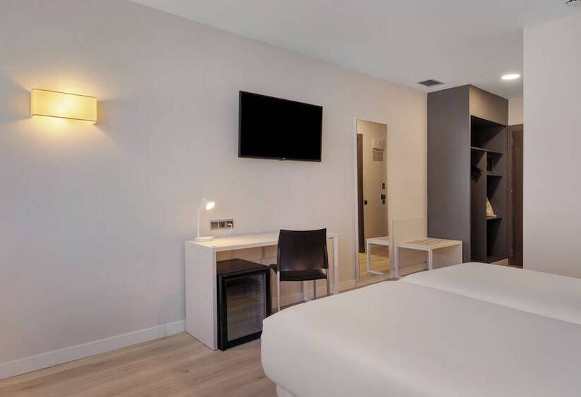 Номер Стандарт, B&b Hotel Oviedo