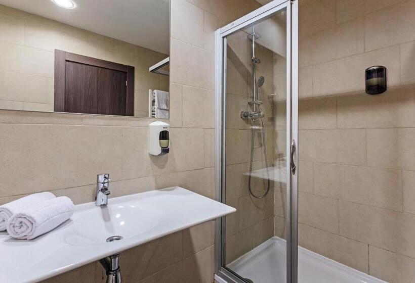 Номер Стандарт, B&b Hotel Oviedo