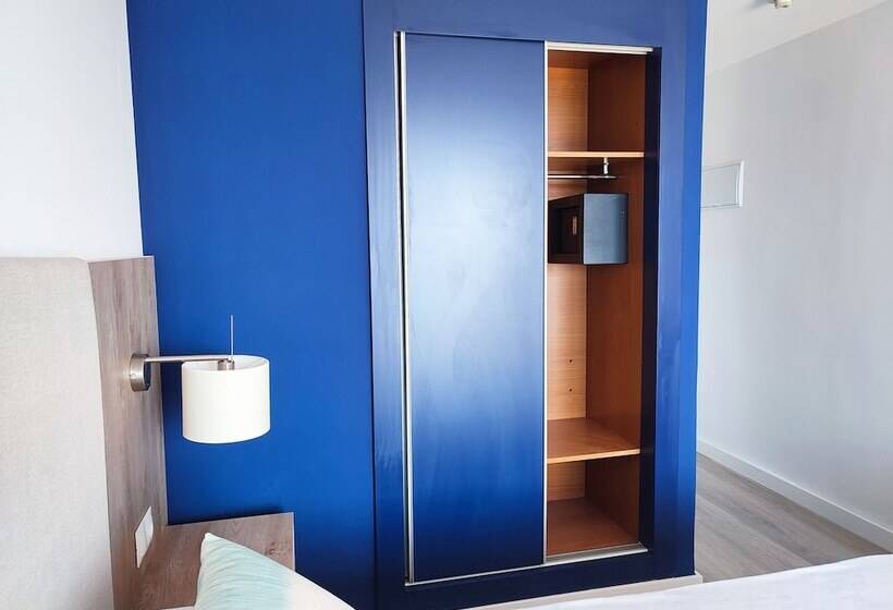 اتاق استاندارد با چشم‌انداز شهر, Flats Friends Mar Blau