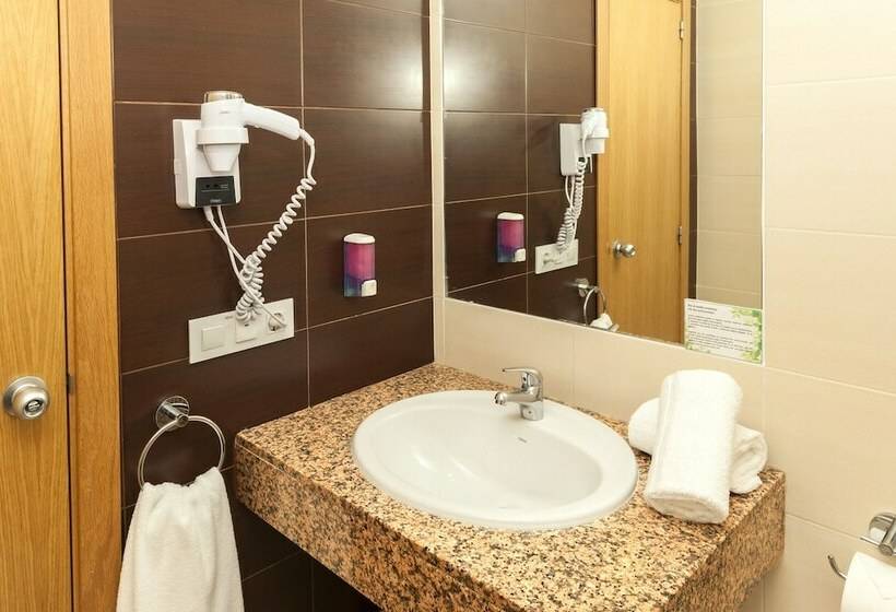 חדר סטנדרט נוף לבריכה, Gala Placidia 3* Sup
