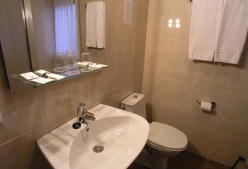 Quarto Estandar Individual, Iraipe Gorbea Auto Check In