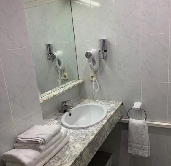 اتاق سوپریور سه تخته, Aneto