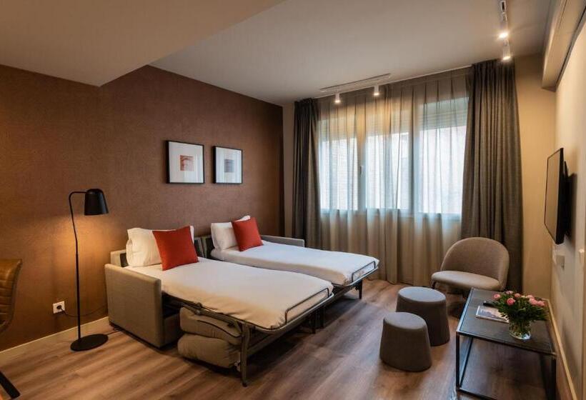 Номер Стандарт Трехместный, Atenea Rekord Suites