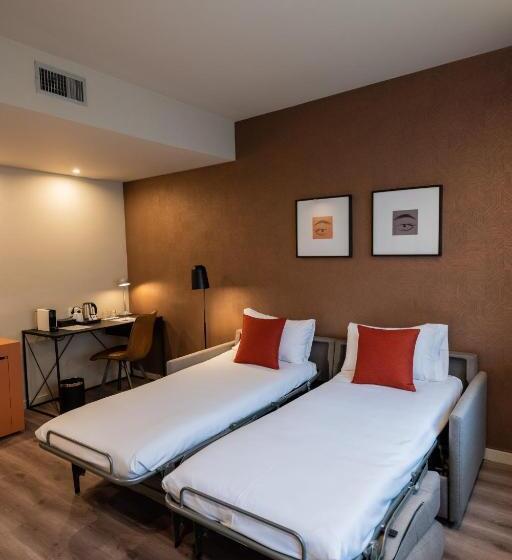 Четырехместный Номер Стандарт, Atenea Rekord Suites