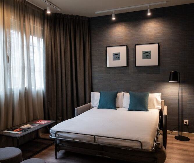 Четырехместный Номер Стандарт, Atenea Rekord Suites