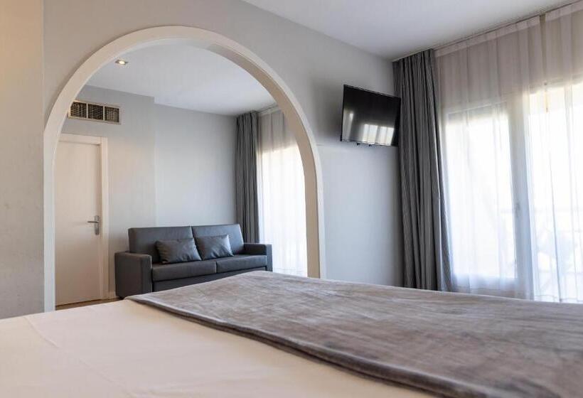 Chambre Triple Standard, Can Pamplona