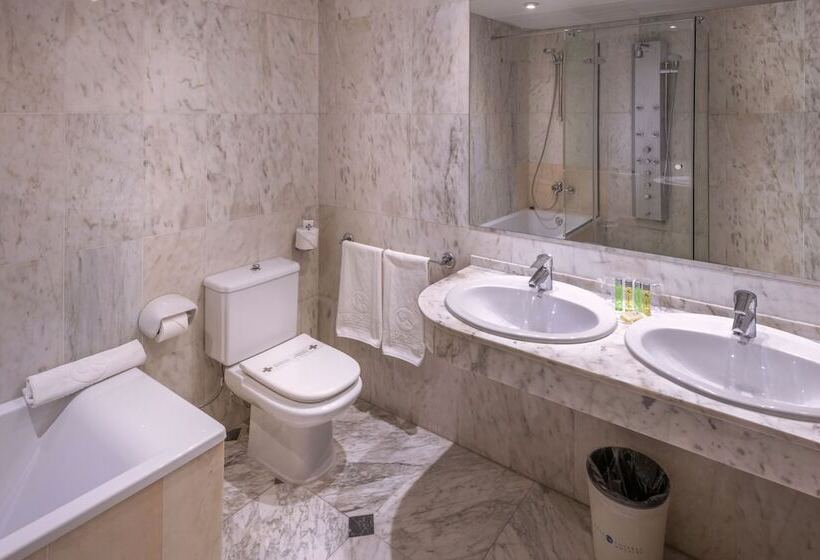 اتاق استاندارد چهار تخته, Ciudad De Castelldefels