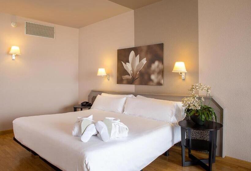 اتاق سوپریور, Ciutat De Granollers