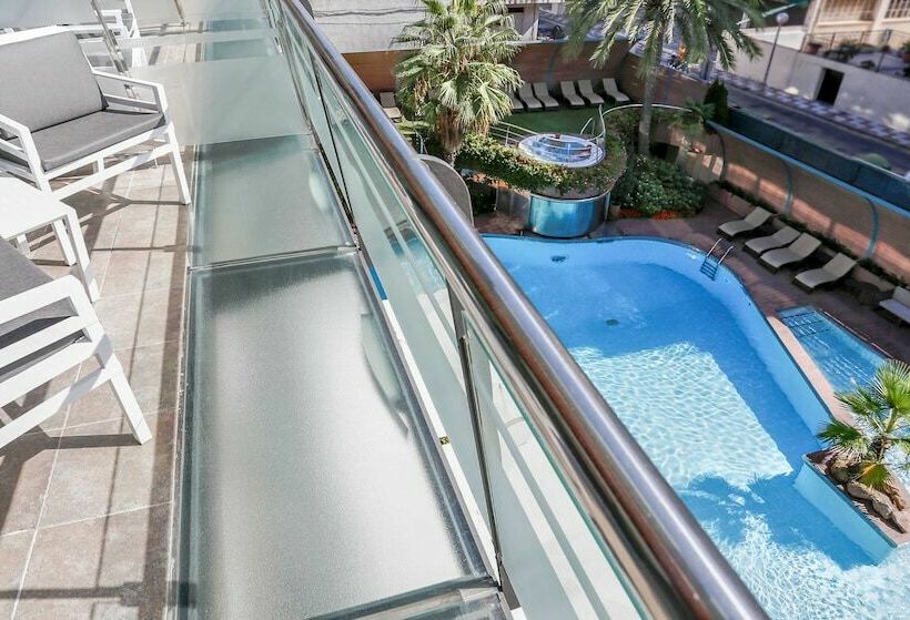 Трехместный Номер Стандарт Вид на Бассейн, Kaktus Hotel Kaktus Playa   Adults Recommended