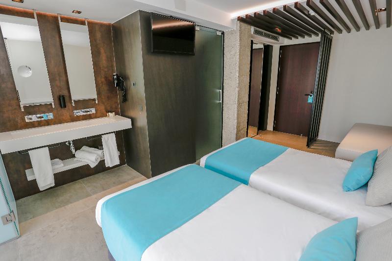 Трехместный Номер Стандарт Вид на Бассейн, Kaktus Hotel Kaktus Playa   Adults Recommended