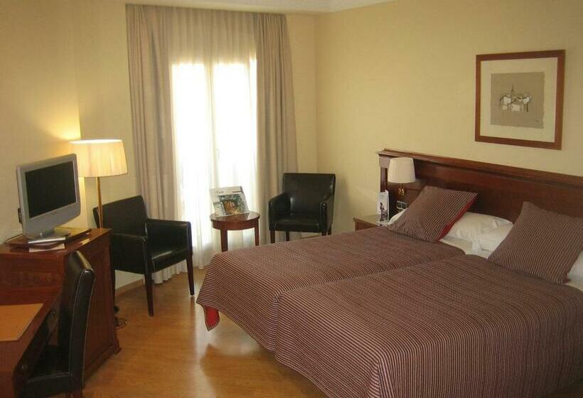 اتاق استاندارد با چشم‌انداز شهر, Melia Plaza Valencia