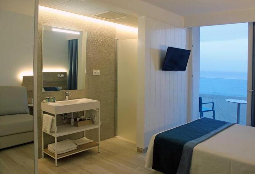 Habitación Triple Estándar, Rocatel