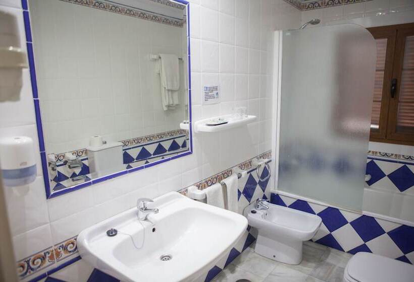 اتاق استاندارد سه نفره, Dona Blanca