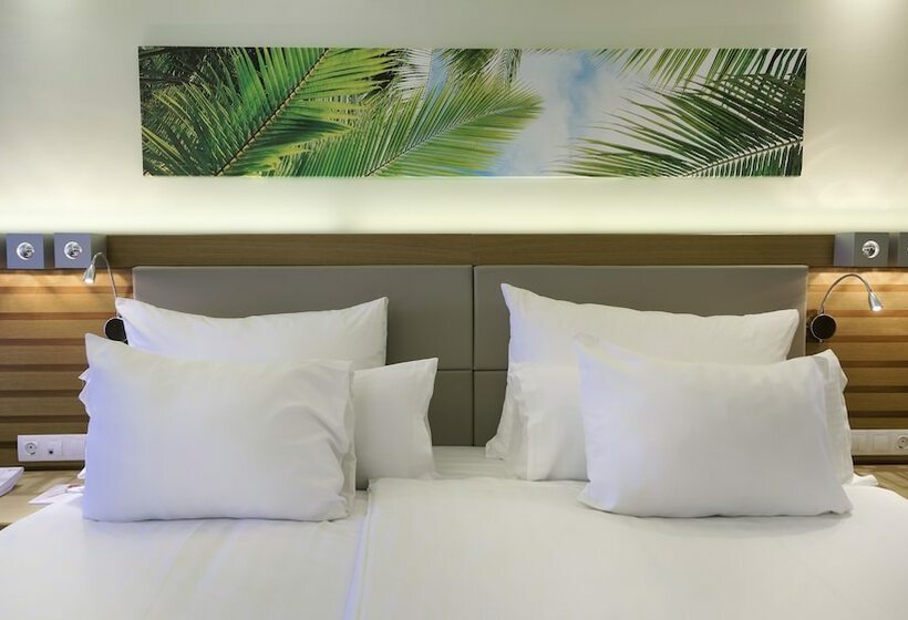 سوییت با چشم‌انداز استخر, Bull Costa Canaria & Spa - Adults Only