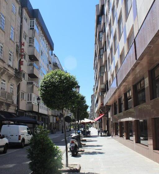 غرفة قياسية ثلاثية, Ciudad de Vigo