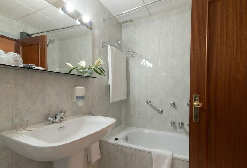 Семейный Номер, Hospedium Hotel Europa Centro