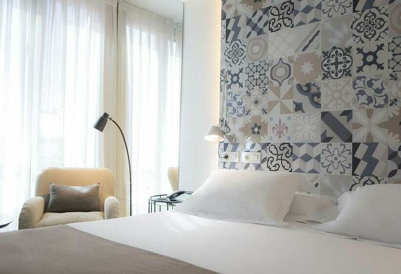 Quarto Triplo Estandar, Vincci Soma