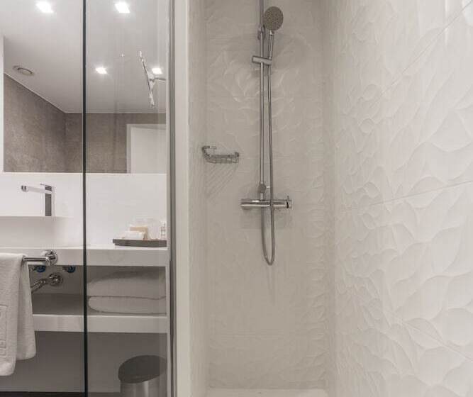 Quarto Economy, Vincci Soma
