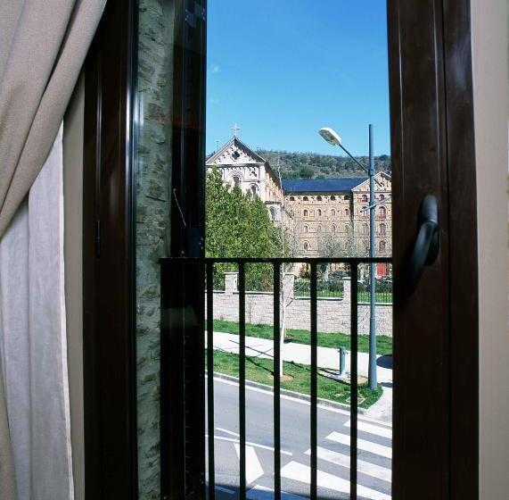 Номер Стандарт, Parador de La Seu D'Urgell
