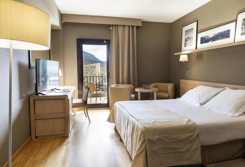 Номер Стандарт, Parador de La Seu D'Urgell