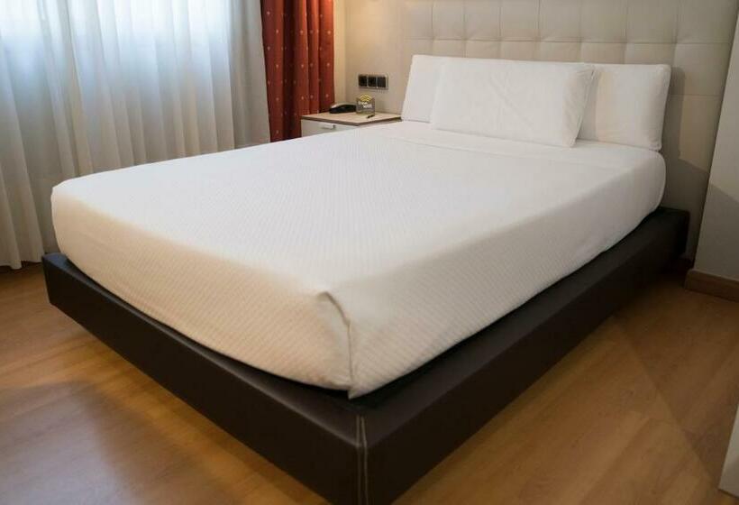 Quarto Estandar, Sercotel Tres Luces