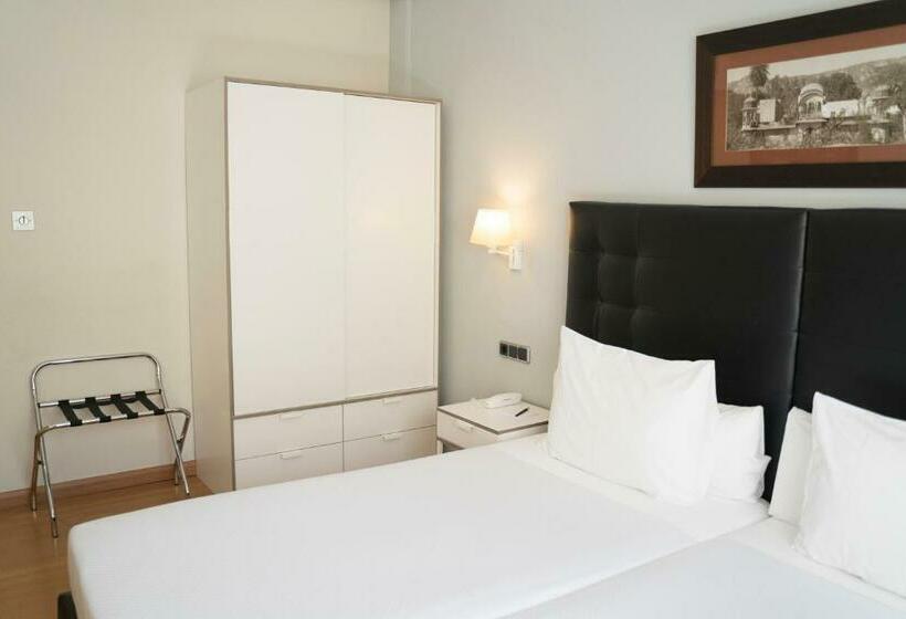 Quarto Estandar, Sercotel Tres Luces