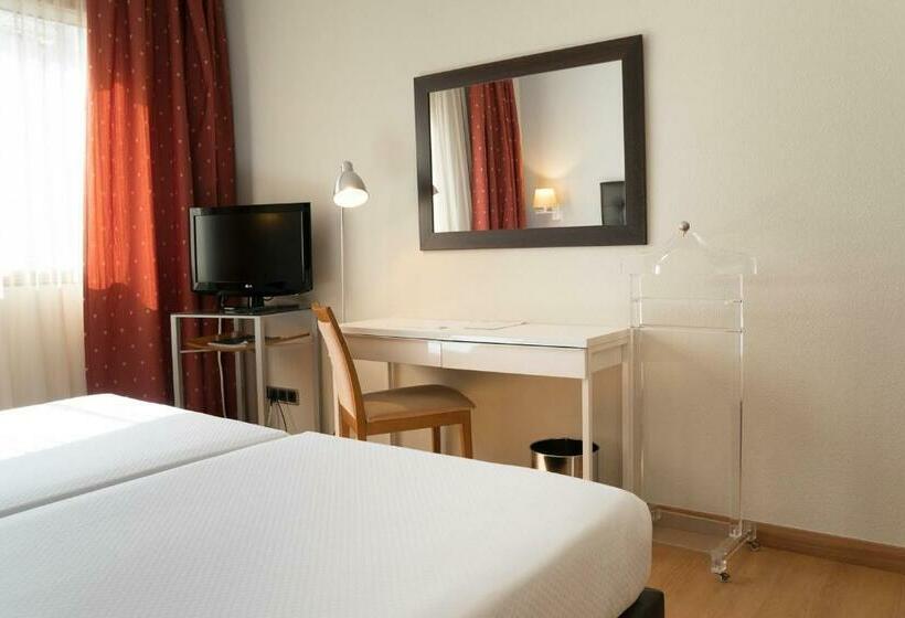 Quarto Estandar, Sercotel Tres Luces
