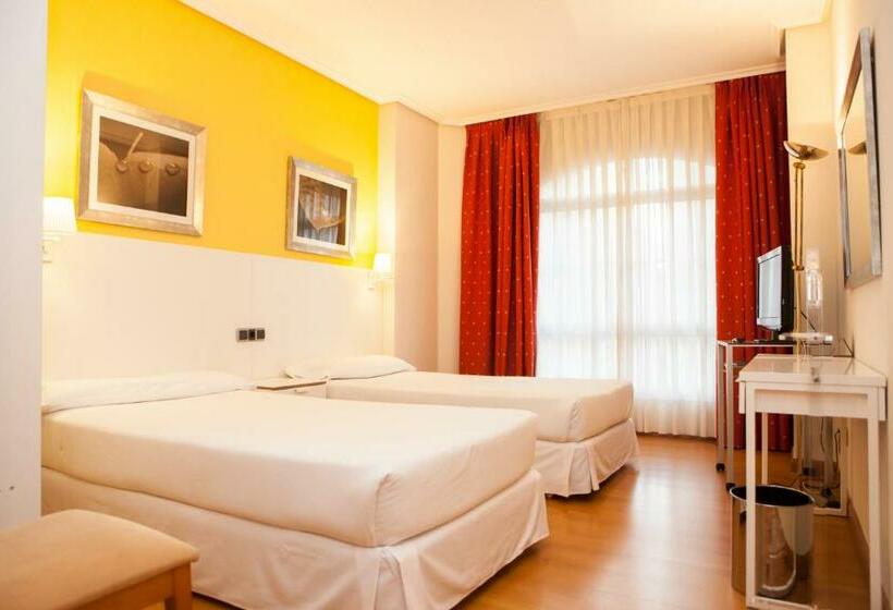 Quarto Estandar, Sercotel Tres Luces