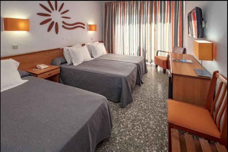 Triple Room Sea View, Cala Font