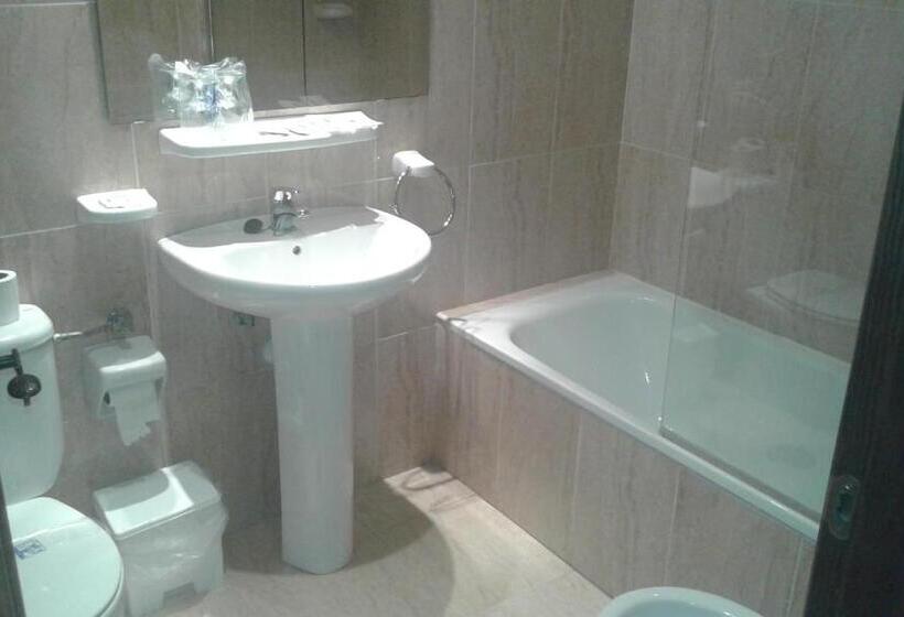 Quarto Triplo Estandar, Casa Aurelia