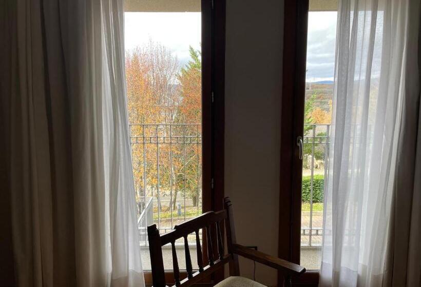 Номер Стандарт, Parador De Puebla De Sanabria