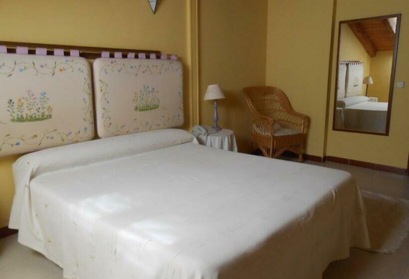 Номер Стандарт, Hostal Burgos