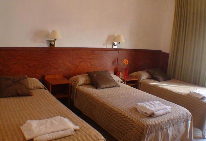 Номер Стандарт Трехместный, Hostal El Carmen