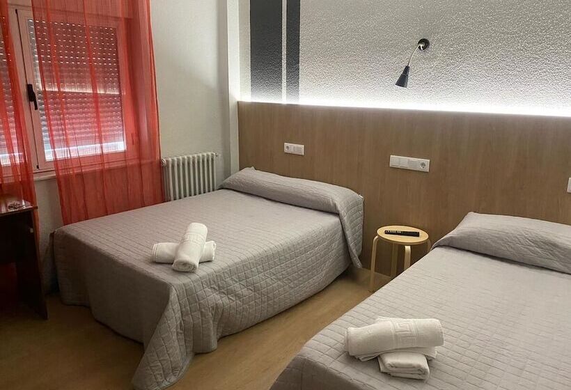 غرفة قياسية, Hostal Uría
