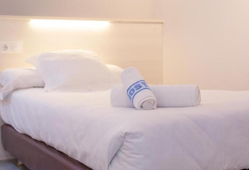اتاق استاندارد یک تخته با سرویس بهداشتی مشترک, Hostal Viena