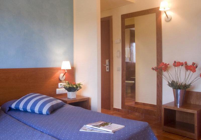 اتاق استاندارد یک نفره, Restaurant Hotel Picasso