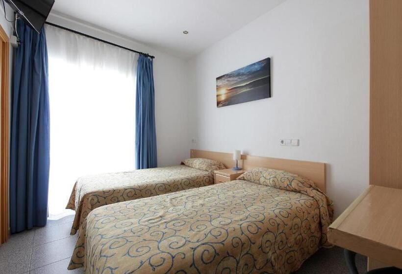 Standard Værelse m. Balkon, Hostal L'alba