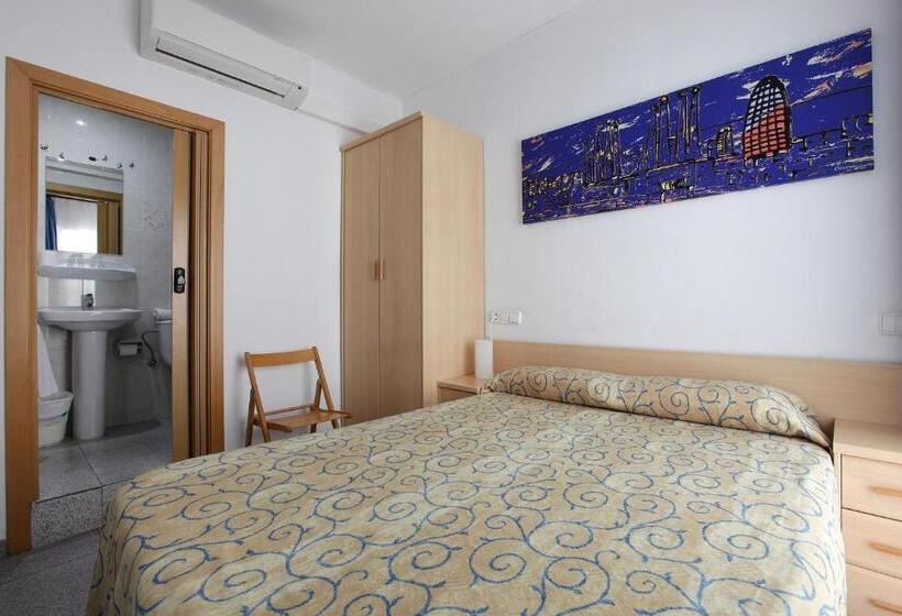 Standard 3 Pers. Værelse m. Balkon, Hostal L'alba