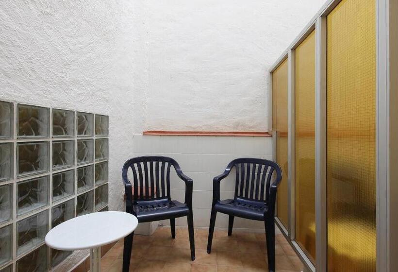 Economy Triple Room, Hostal L'alba