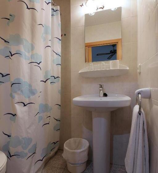 家庭间, Hostal L'alba