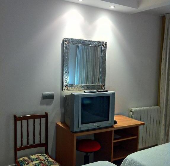 스탠다드 트리플 룸, Hostal Del Carmen