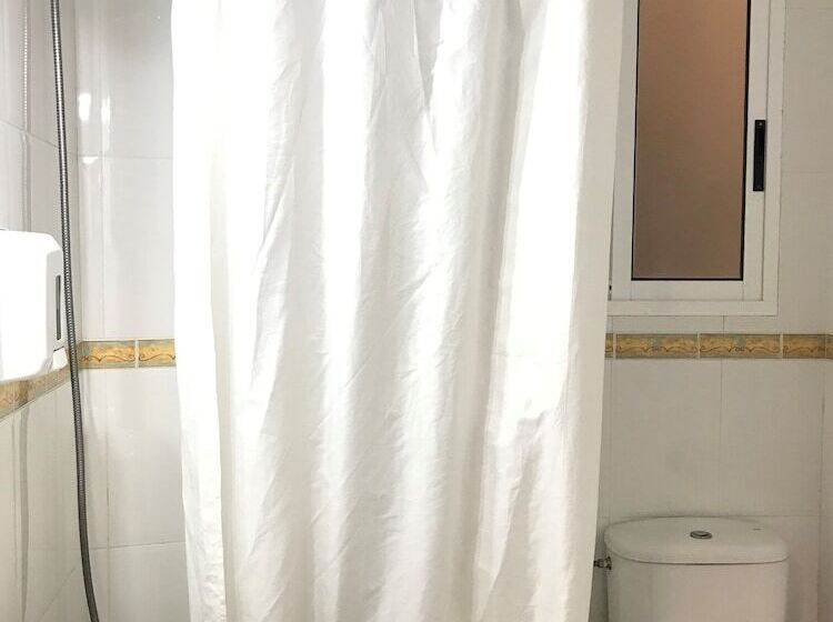 スタンダードトリプルルーム, Hostal La Mexicana