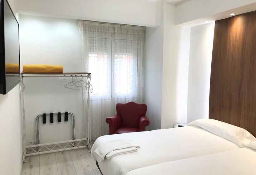スタンダードシティビュールーム, Hostal La Mexicana