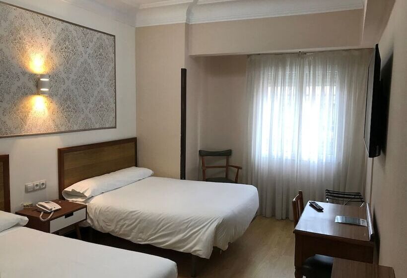 スタンダードシティビュールーム, Hostal La Mexicana