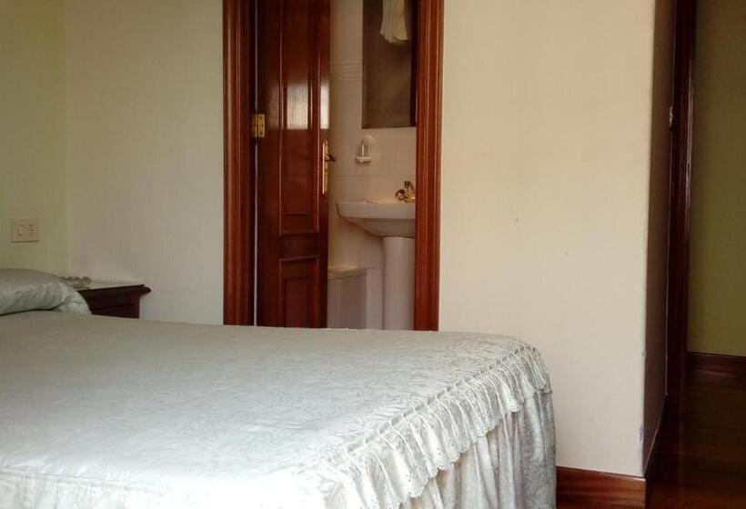 バルコニー付きシングルスタンダードルーム, Pensión Residencia Buenos Aires