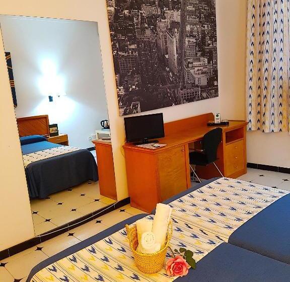 اتاق استاندارد با چشم‌انداز باغ, Hostal Ca'n Tiu
